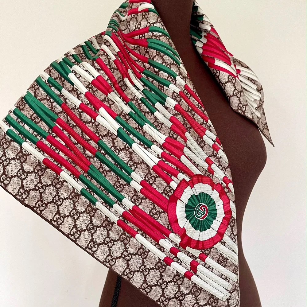 Gucci Scarf Logo GG Print Club WEB Beige Silk Wrap - Picture 4 of 10